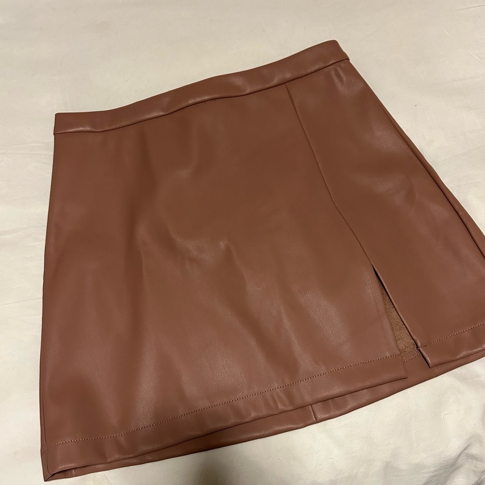 Abercrombie Vegan leather skirt - Medium - New